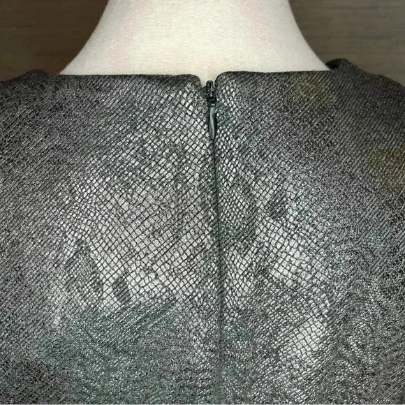 Calvin Klein Metallic Foil Snake Print Sheath Dress Women’s Size 6 Gray Silver - Picture 5 of 11